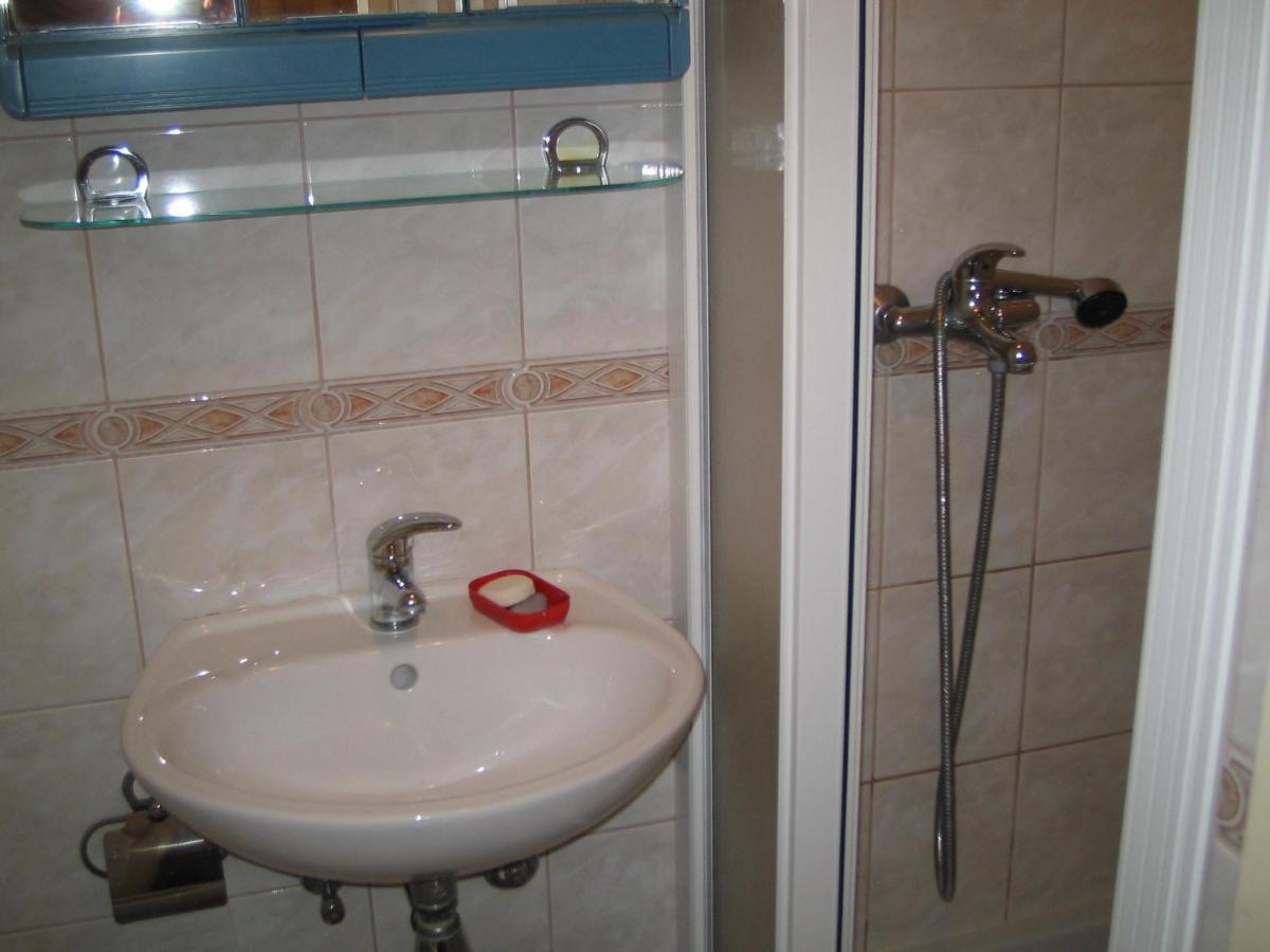 Apartments By The Sea Selce, Crikvenica - 15063 Exterior foto